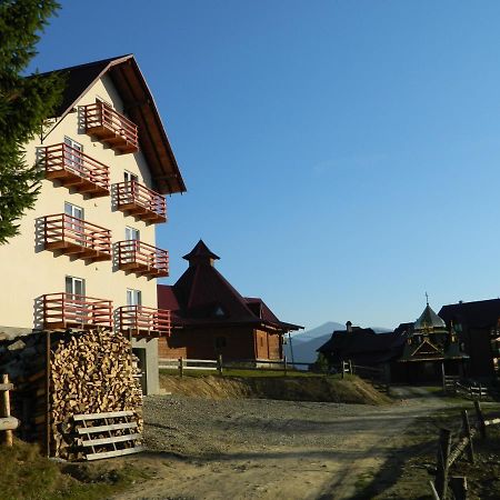 У Павла Hotel Yablunytsya Luaran gambar