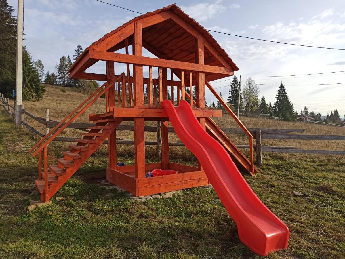 У Павла Hotel Yablunytsya Luaran gambar