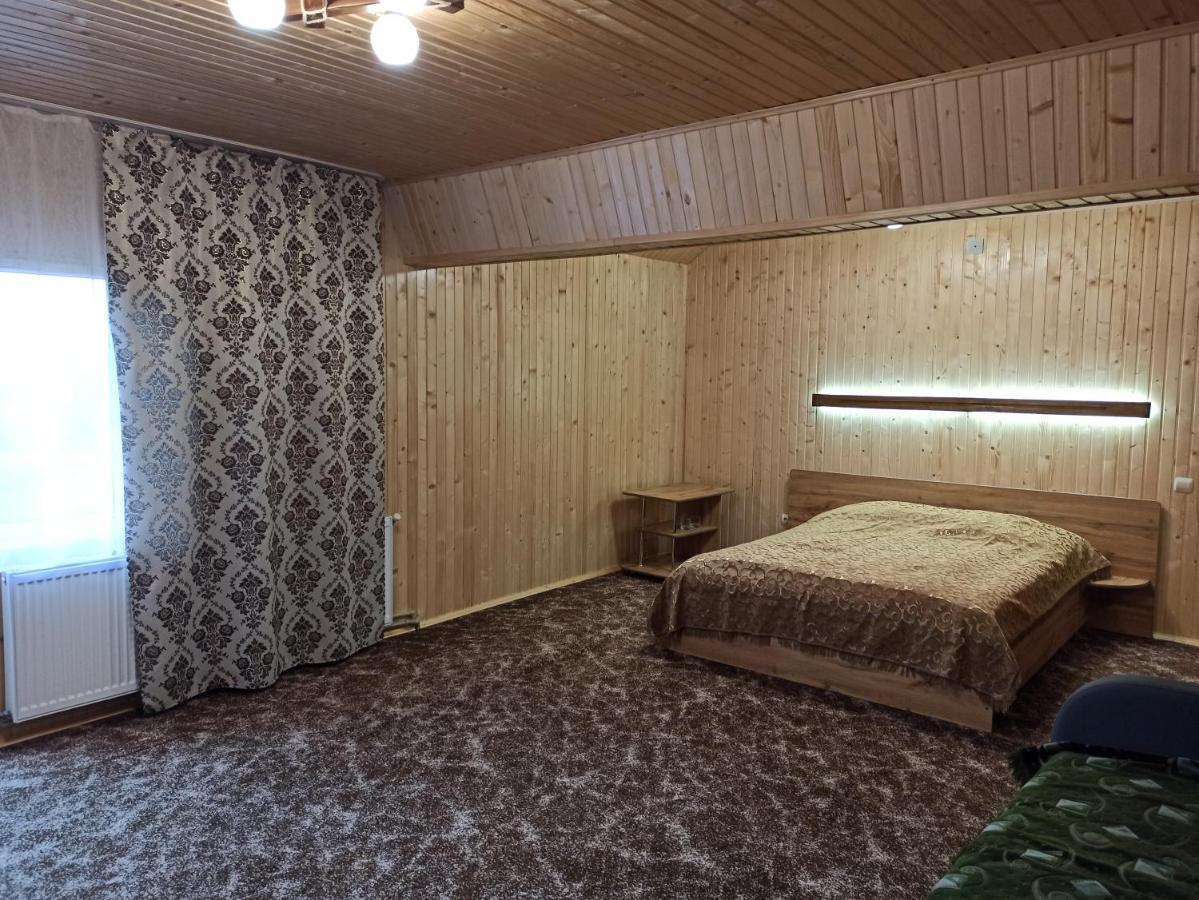 У Павла Hotel Yablunytsya Luaran gambar