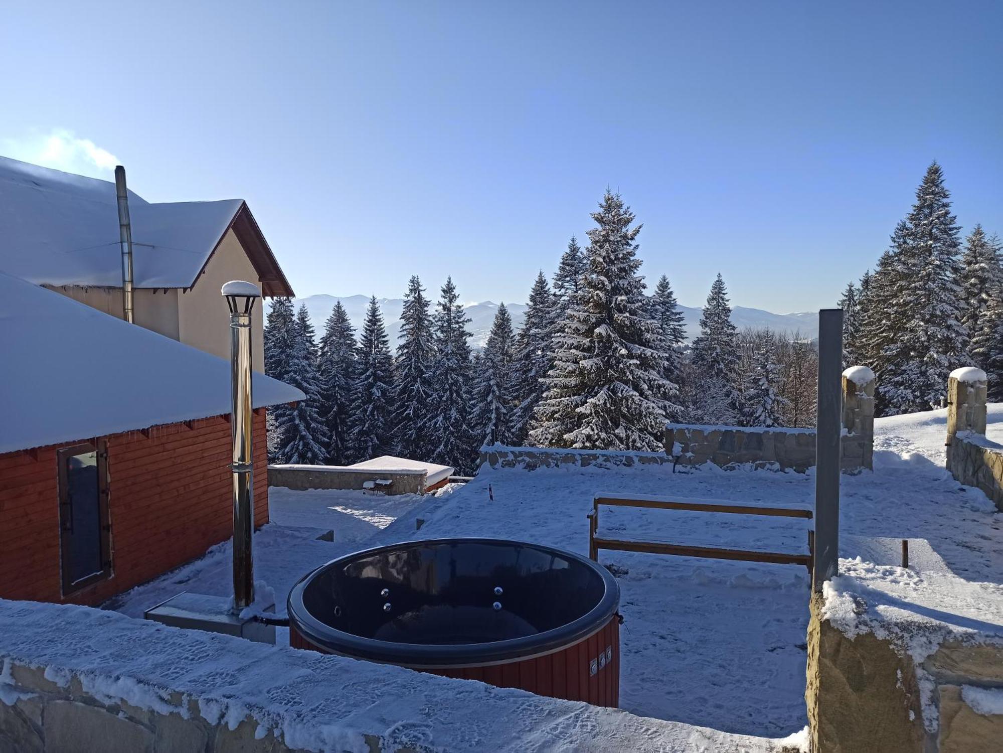 У Павла Hotel Yablunytsya Luaran gambar